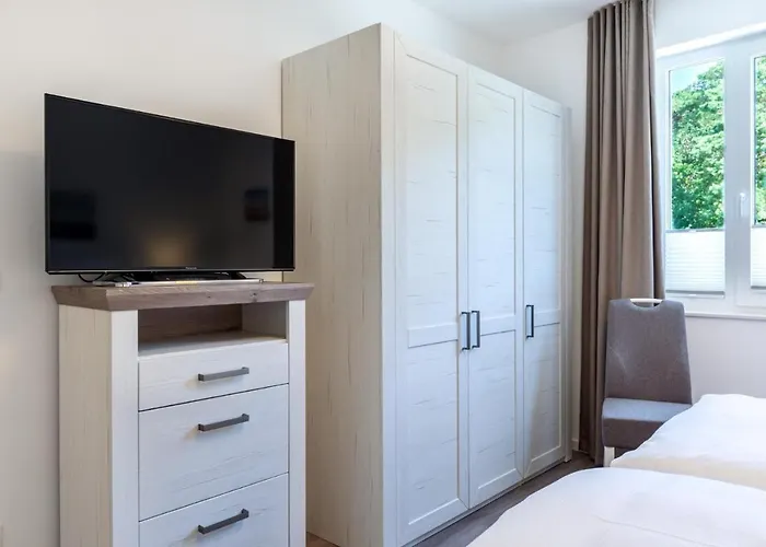 Ostseeallee Ostseeallee 1-06 شقة 4*